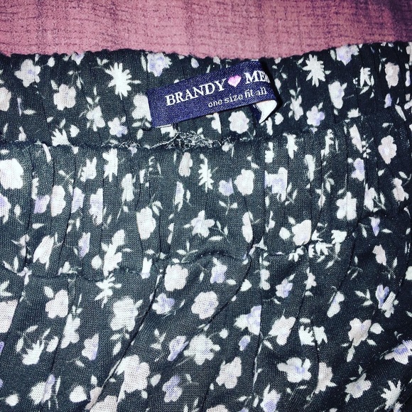 Brandy Melville skirt - Picture 2 of 2